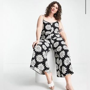 NWT ASOS DESIGN Curve cami tie back jumpsuit in oversized black floral print